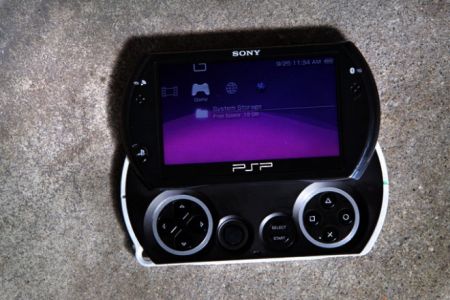 PSPgo Porn: Sexy Pics of Sony’s Tiny Gaming Console