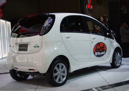 Some Geek Squads to start driving plug-in Mitsubishi i-MiEVs