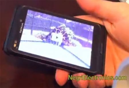 Nokia N9, E7, C7, or whatever its called gets held upon video