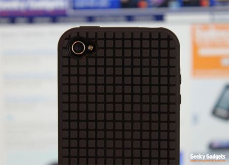 Speck PixelSkin HD iPhone 4 Case Review