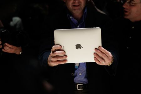 Rumor: Apple’s iPad 2 Lands April 2011