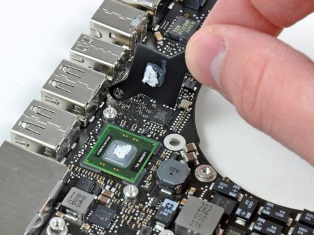 New MacBooks Torn Open, Thunderbolt Chip Revealed